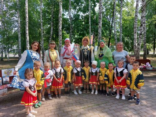 Россия көненә милли кием ки!