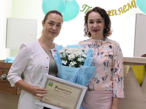 Бәйрәмегез белән: «Стоматолог» җәмгыятенең медицина хезмәткәрләрен Актаныш районы җитәкчелеге котлады