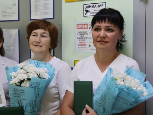 Бәйрәмегез белән: «Стоматолог» җәмгыятенең медицина хезмәткәрләрен Актаныш районы җитәкчелеге котлады
