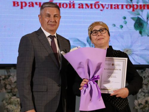 Актаныш хастаханәсенең фельдшер-лаборанты Зәнфирә Нәбиева: Яратмасам, бер урында 37 ел буе эшләмәс идем!