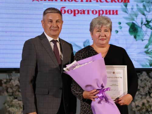 Актаныш хастаханәсенең фельдшер-лаборанты Зәнфирә Нәбиева: Яратмасам, бер урында 37 ел буе эшләмәс идем!