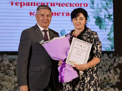 Актаныш хастаханәсенең фельдшер-лаборанты Зәнфирә Нәбиева: Яратмасам, бер урында 37 ел буе эшләмәс идем!