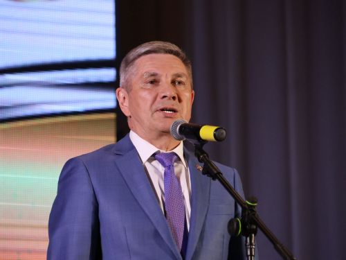 Чыгарылыш- 2025: Алда башланмаган олы юллар көтә!