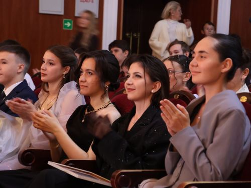 Чыгарылыш- 2025: Алда башланмаган олы юллар көтә!