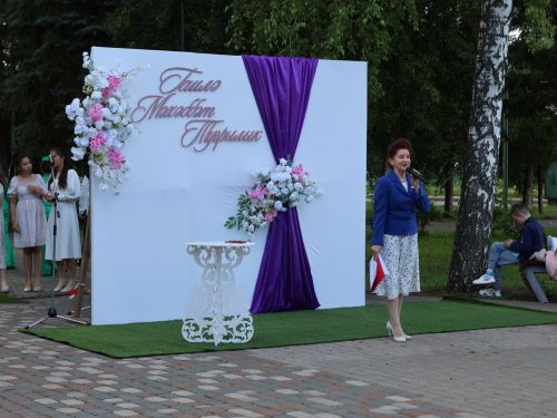«Пар балдак»та мәңгелек мәхәббәт: Актаныш Бриллиант, Зөбәрҗәт һәм Алтын туй юбилярларын котлады