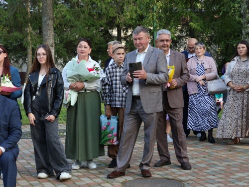 «Пар балдак»та мәңгелек мәхәббәт: Актаныш Бриллиант, Зөбәрҗәт һәм Алтын туй юбилярларын котлады