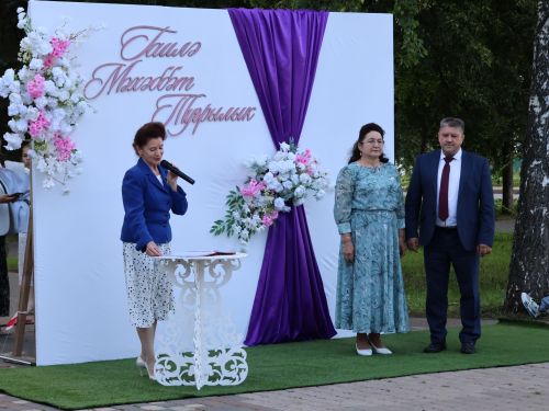 «Пар балдак»та мәңгелек мәхәббәт: Актаныш Бриллиант, Зөбәрҗәт һәм Алтын туй юбилярларын котлады