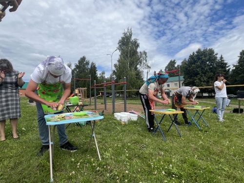 Татарстанда җәй: Актанышның яшь гаиләләре «Гаиләм-җылы учагым» ишегалды бәйрәмендә ял итте