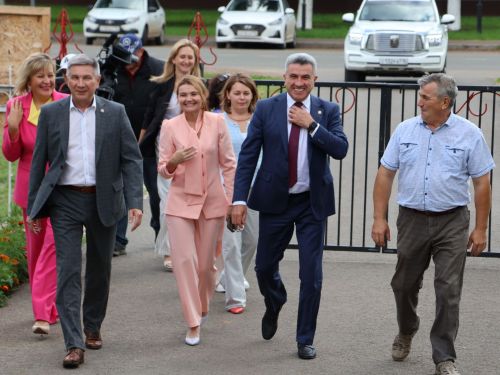 Актанышка Татарстан Республикасы Мәгариф һәм фән министры Илсур Һадиуллин килде