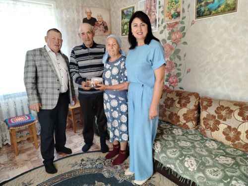 Иске Байсар авыл җирлегендә озак еллар бергә яшәгән парларны хөрмәтләделәр