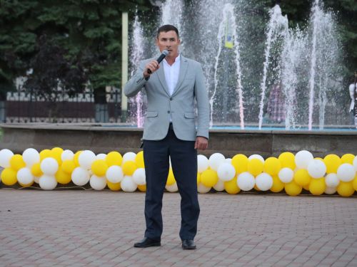 Гаилә, мәхәббәт һәм тугрылык көненә багышланган концерттан безнең репортаж