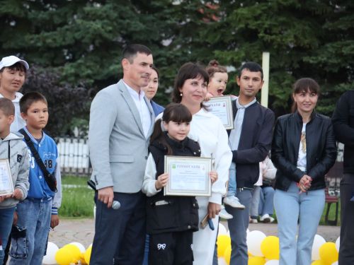 Гаилә, мәхәббәт һәм тугрылык көненә багышланган концерттан безнең репортаж