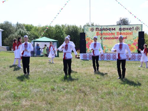 Батырлар авылы Мари Суыксуында иң-иңнәрне олыладылар