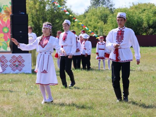 Батырлар авылы Мари Суыксуында иң-иңнәрне олыладылар