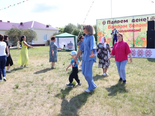 Батырлар авылы Мари Суыксуында иң-иңнәрне олыладылар