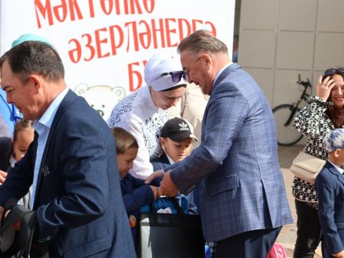 Актанышта педагогларның август конференциясе «Мәктәпкә әзерләнергә булыш» акциясе белән старт алды