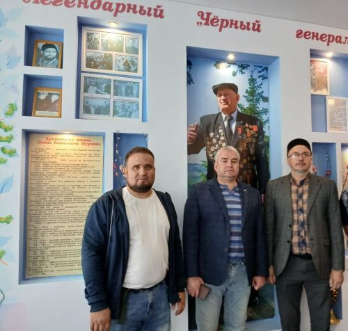 Актаныш тарихчылары Бөек Җиңүгә зур өлеш керткән «Кара генерал» Даян Мурзинның туган ягына барды
