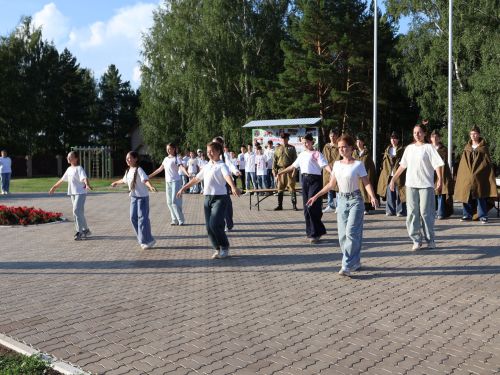 Актаныш балалары «Бүләк» лагереның «Алдынгылар» агымында ял итә