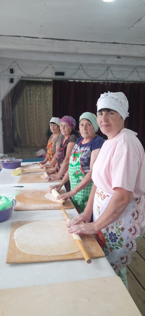 Куян клубы мөдире Роза Хәбетдинова: Безнең токмачлар солдатларга көч бирсен!