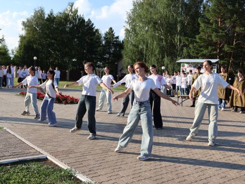 Актаныш балалары «Бүләк» лагереның «Алдынгылар» агымында ял итә