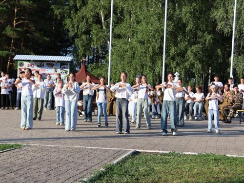 Актаныш балалары «Бүләк» лагереның «Алдынгылар» агымында ял итә