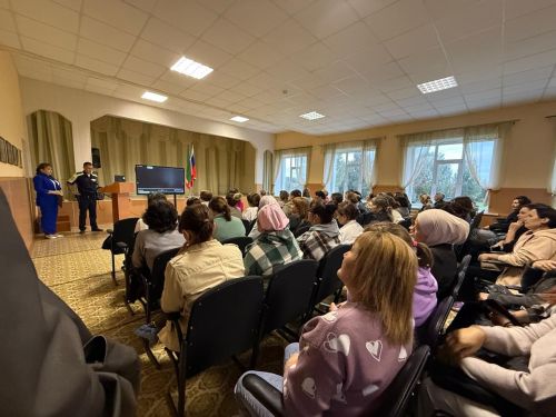 Пучы мәктәбендә ата-аналарны кисәттеләр