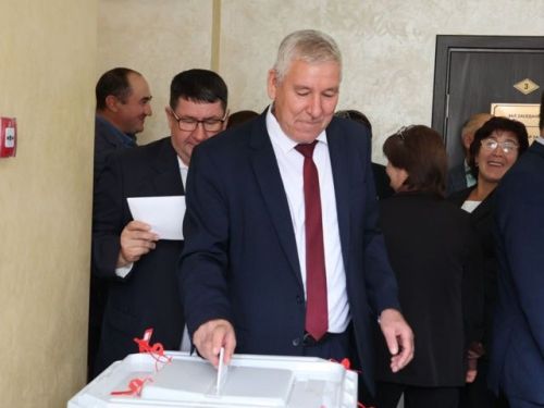 Актаныш районы башлыгы булып Ленар Зарипов сайланды