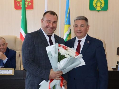Актаныш районы башлыгы булып Ленар Зарипов сайланды