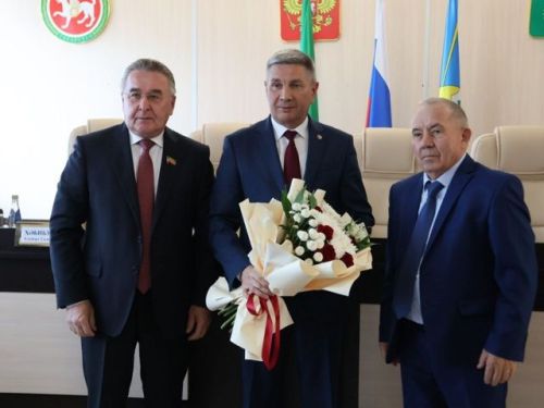 Актаныш районы башлыгы булып Ленар Зарипов сайланды