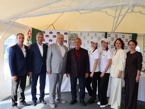 Рөстәм Миңнеханов Актанышның авыл хуҗалыгы тармагы, һөнәрчелек һәм эшмәкәрләр эшчәнлеге белән танышты