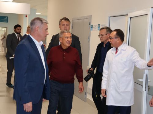 Рөстәм Миңнеханов Актаныш хастаханәсенең кабул итү-диагностика бүлеген ачты