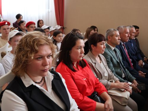 Махсус хәрби операция батырларының әтиләре «Герой әтисе» күргәзмәсенә багышланган тантанада чыгыш ясады