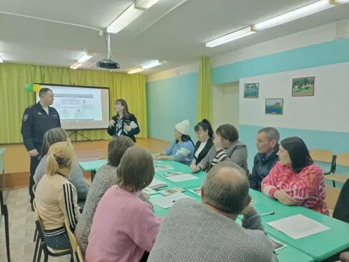Актаныш районы Юл хәрәкәте Дәүләт автоинспекциясе җитәкчелеге Аккүз мәктәбе укучылары һәм аларның ата-аналары белән очрашты