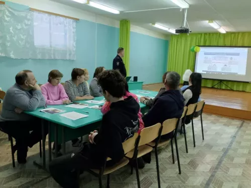 Актаныш районы Юл хәрәкәте Дәүләт автоинспекциясе җитәкчелеге Аккүз мәктәбе укучылары һәм аларның ата-аналары белән очрашты