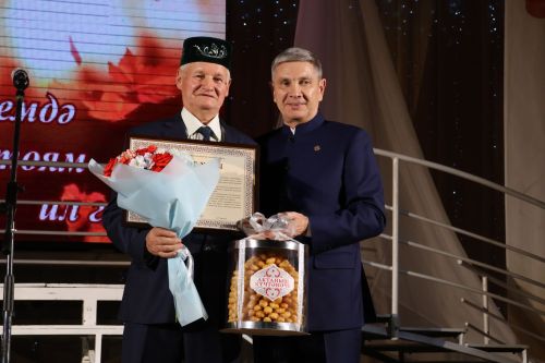 Авыл чичәне: Актанышта шагыйрь Фәнәвис Дәүләтбаевның 75 яшьлек юбилей кичәсе узды