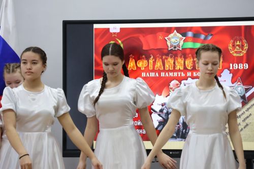 Фоторепортаж: Актанышның 2 нче мәктәбендә Әфганстаннан Совет гаскәрләрен чыгару көненә багышланган патриотик чара