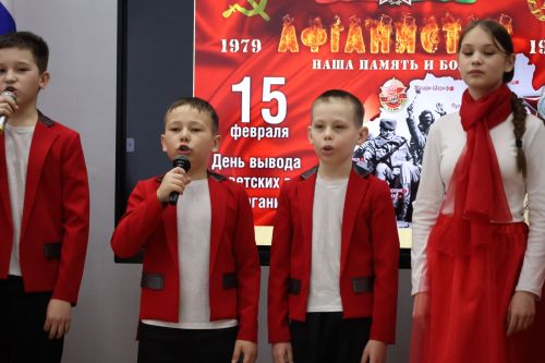 Фоторепортаж: Актанышның 2 нче мәктәбендә Әфганстаннан Совет гаскәрләрен чыгару көненә багышланган патриотик чара