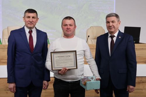 Актаныш районында «Яшьлек» яшьләр үзәгендә гражданнар җыены узды