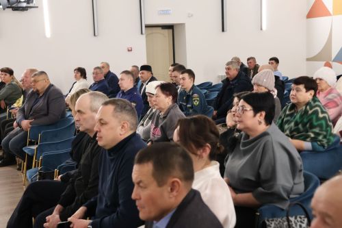 Актаныш районында «Яшьлек» яшьләр үзәгендә гражданнар җыены узды
