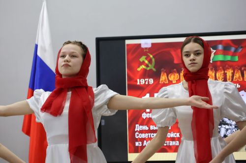 Фоторепортаж: Актанышның 2 нче мәктәбендә Әфганстаннан Совет гаскәрләрен чыгару көненә багышланган патриотик чара