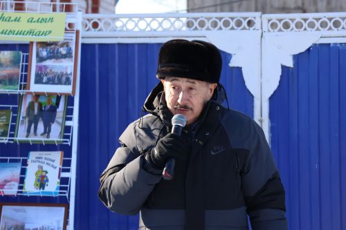 Роберт Сәлахиев исеме күңелләрдә мәңге калачак: Татар Суыксуы авылында мемориаль такта ачылды