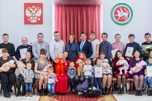 Альфия Когогина: Многодетные семьи продолжат получать ежемесячное пособие