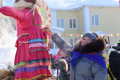Хуш киләсең, көләч яз: Мари Суыксуында узган Уйярня бәйрәменнән безнең репортаж