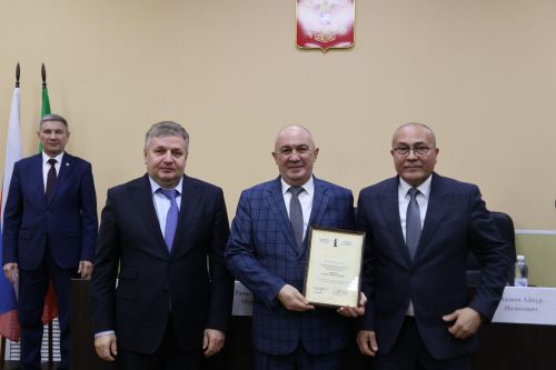Актаныш районы судының иң яхшы хезмәткәрләрен бүләкләделәр