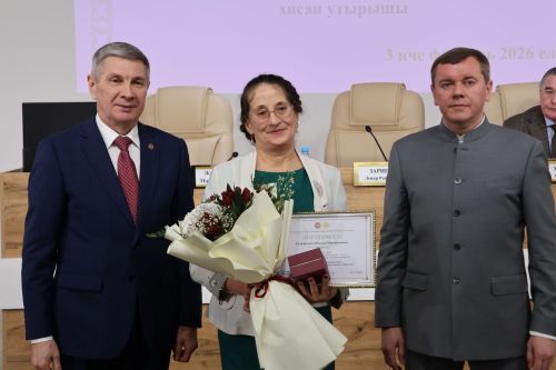 Актанышта хезмәт алдынгылары бүләкләнде