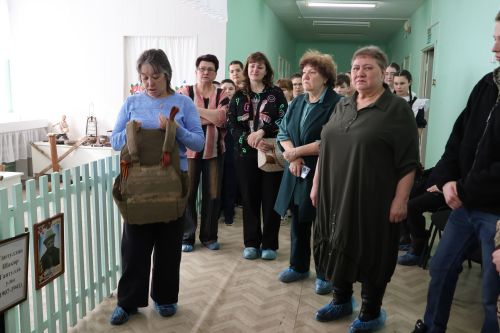 Батырлык ядкаре: Махсус хәрби операция батыры Илнар Гәрәевнең бронежилеты туган мәктәбенә кайтты