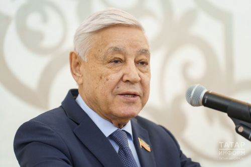 Фәрит Мөхәммәтшин Татарстан Республикасы Дәүләт Советы Рәисе вәкаләтләрен тапшыра