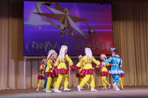 «Йолдызлык – 2026»: Балалар бакчалары гала-концертыннан безнең репортаж