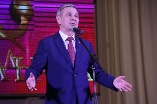 «Йолдызлык-2026»: Актаныш районы мәктәп укучыларының гала-концертыннан безнең репортаж