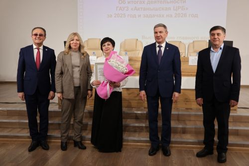 Актанышның сәламәтлек саклау хезмәткәрләре дәүләт бүләкләренә лаек булды